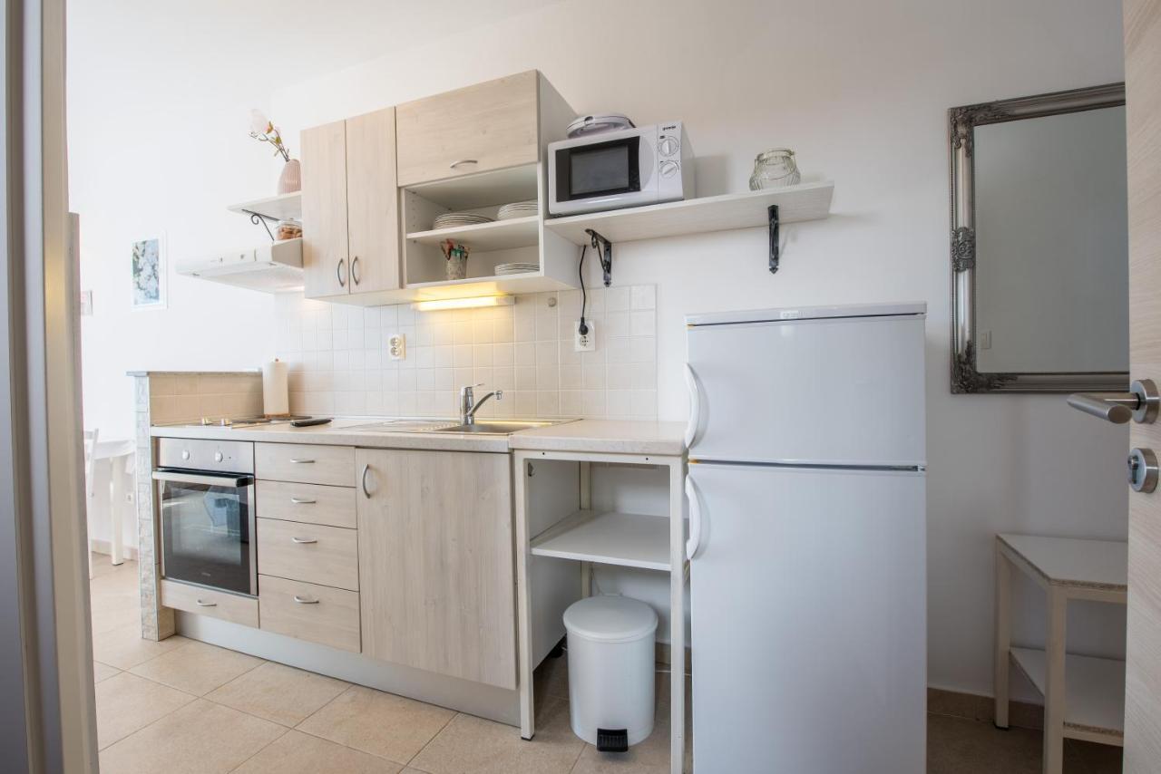 Apartments Amneris トロギール エクステリア 写真
