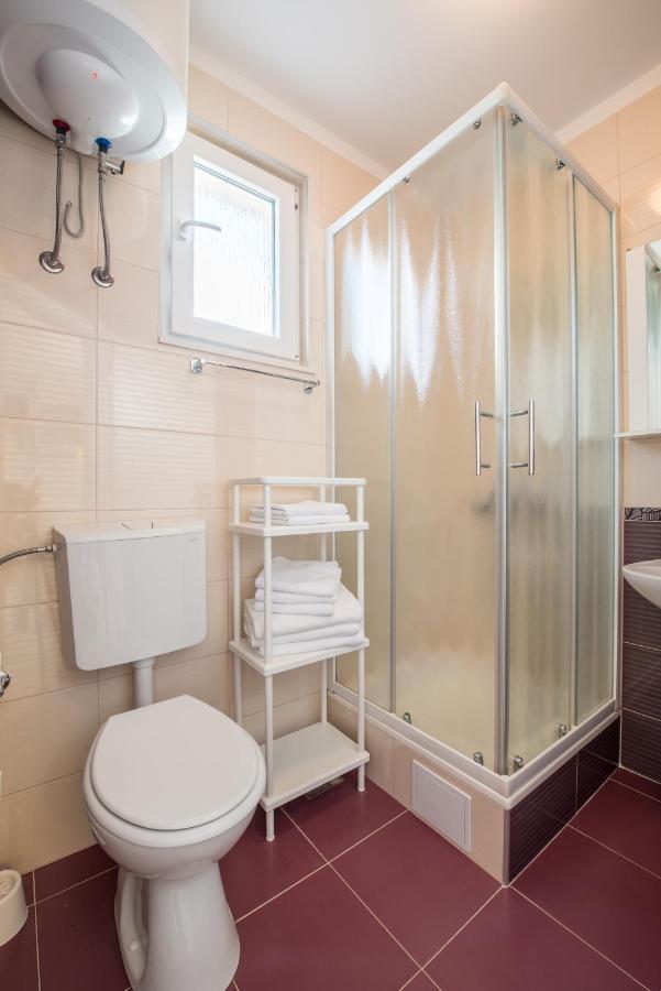 Apartments Amneris トロギール エクステリア 写真