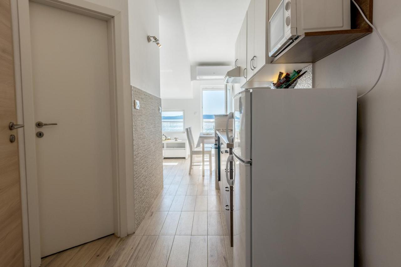 Apartments Amneris トロギール エクステリア 写真