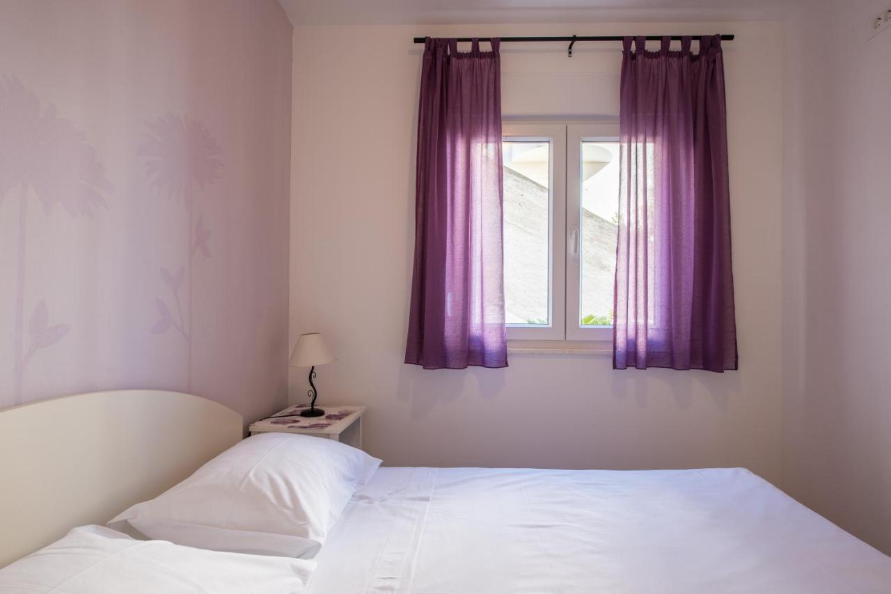 Apartments Amneris トロギール エクステリア 写真