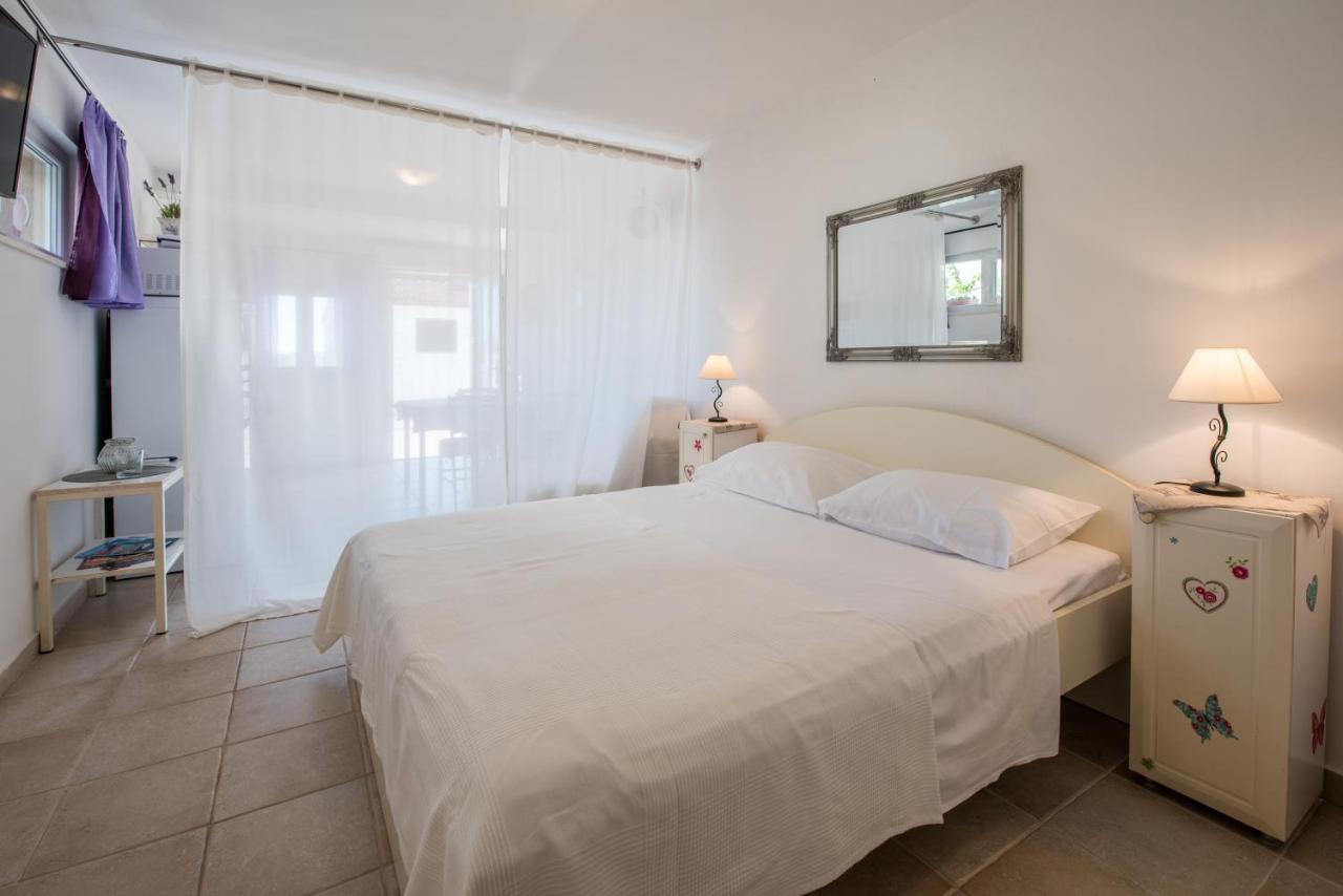Apartments Amneris トロギール エクステリア 写真